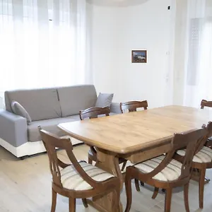  Appartamento House Storile