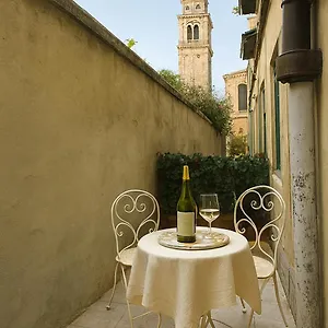  Apartment Calle De Le Pazienze Italien